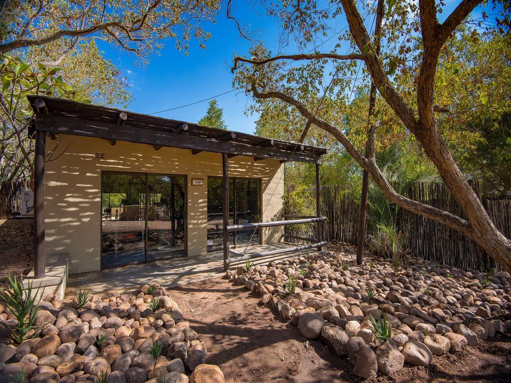 Inyati Game Lodge Охотничий заповедник Саби-Санд Экстерьер фото