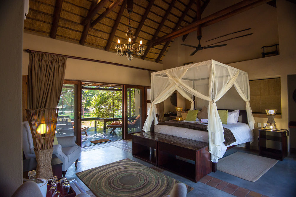 Inyati Game Lodge Охотничий заповедник Саби-Санд Экстерьер фото