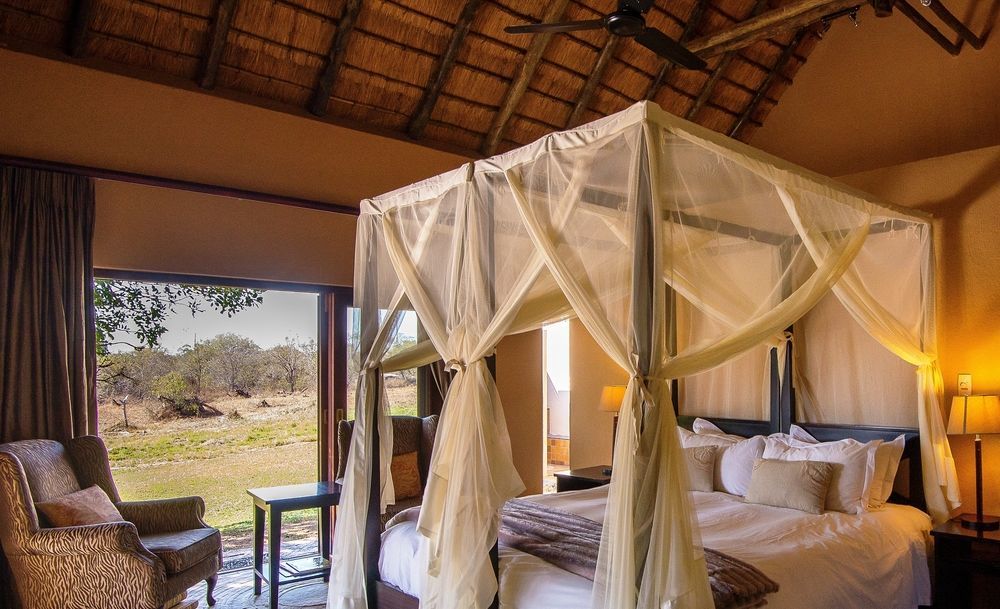Inyati Game Lodge Охотничий заповедник Саби-Санд Экстерьер фото