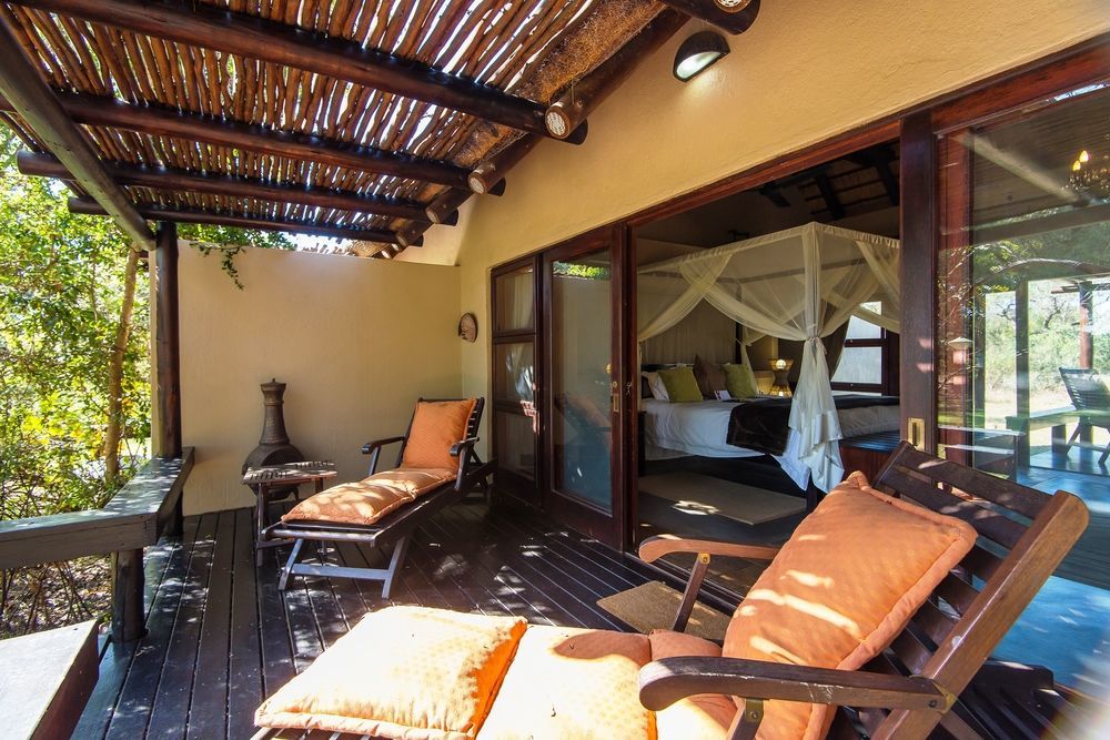 Inyati Game Lodge Охотничий заповедник Саби-Санд Экстерьер фото